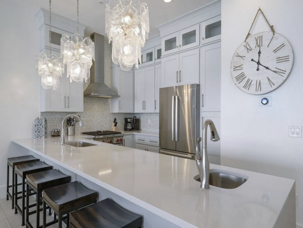 Beachfront Luxury Six Bedroom Vacation Rental in Destin with Rooftop Pool